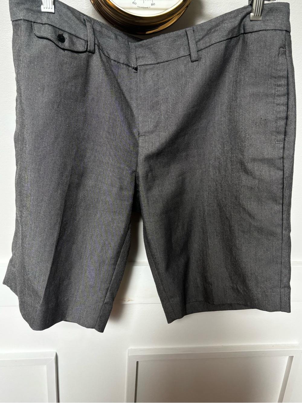 Gap Women's Grey Stretch City Shorts size 6